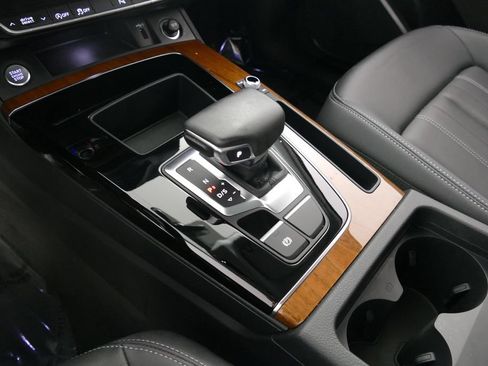 Used 2023 Audi Q5 2.0T Premium w/ Convenience Package AWD/4WD image 22