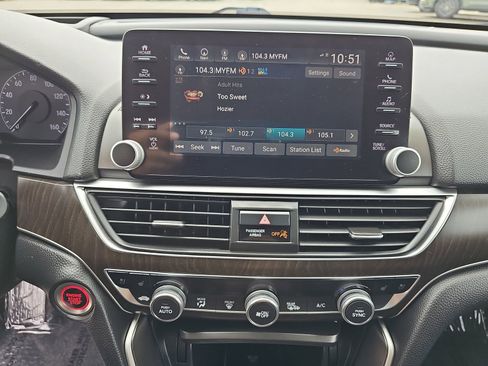 Used 2019 Honda Accord Touring image 19