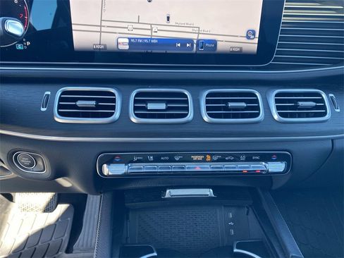 Used 2025 Mercedes-Benz GLE 350 4MATIC image 23