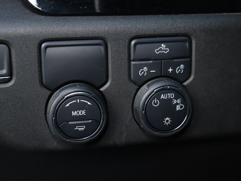 Used 2024 Chevrolet Silverado 1500 LT RWD image 12