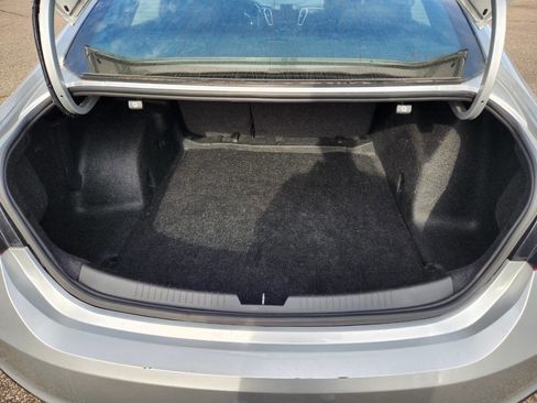 Used 2021 Chevrolet Malibu LT image 28