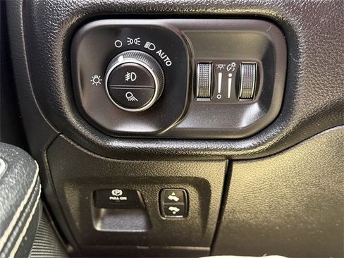 Used 2020 RAM 1500 Laramie image 24