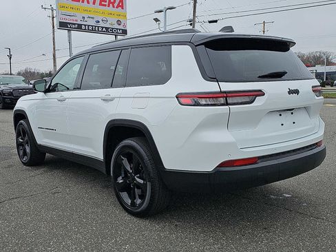 Used 2023 Jeep Grand Cherokee L Laredo image 4