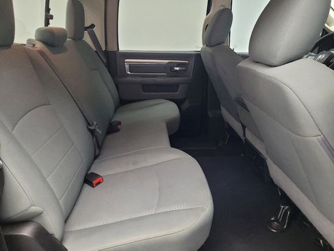 Used 2020 RAM 1500 Classic SLT image 19