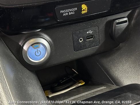 Used 2018 Nissan Leaf SV w/ SV Technology Package image 18