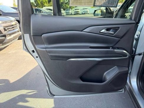 Certified 2025 Chevrolet Traverse LT AWD/4WD image 13