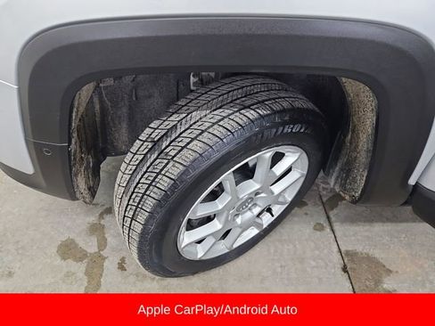 Used 2021 Jeep Renegade Latitude w/ Luxury Group I image 16