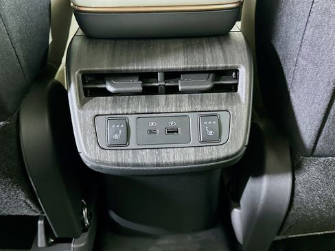 Used 2023 Nissan Ariya FWD image 27