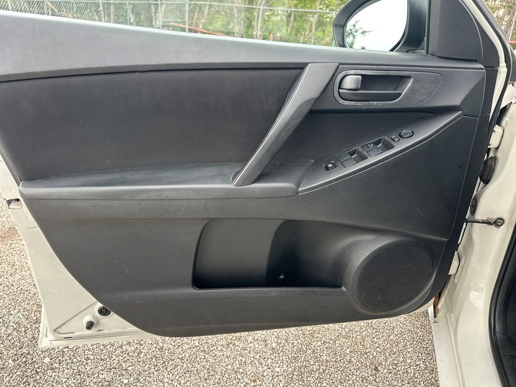 Used 2010 MAZDA MAZDA3 i Sport FWD image 19