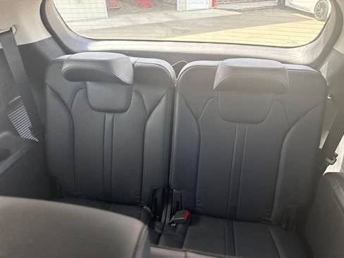 Used 2021 Kia Sorento S w/ Panoramic Sunroof Package FWD image 12