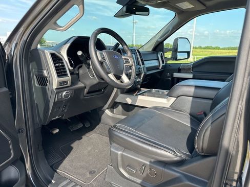 Used 2019 Ford F250 Lariat w/ Lariat Ultimate Package image 9