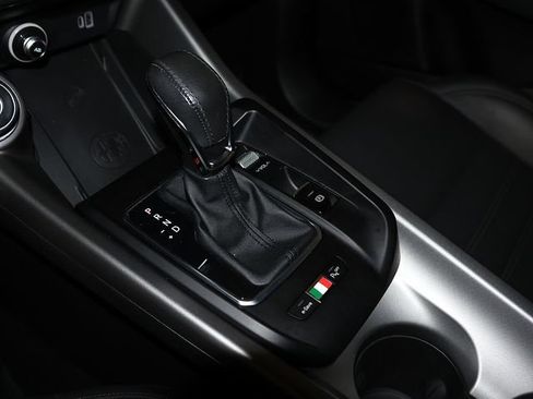 Used 2024 Alfa Romeo Tonale Ti w/ Premium Interior Package AWD/4WD image 23