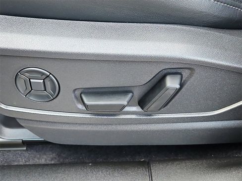 Certified 2025 Audi Q5 Premium w/ Convenience Package image 26