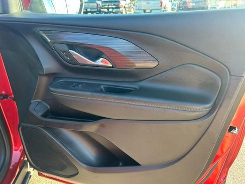 Used 2024 GMC Terrain SLE image 19