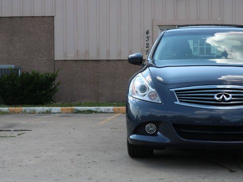 Used 2012 INFINITI G37 x Sedan w/ Premium Pkg AWD/4WD image 4