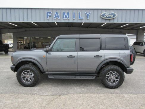 New 2025 Ford Bronco Badlands AWD/4WD image 2