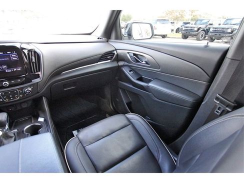 Used 2023 Chevrolet Traverse Premier w/ Redline Edition image 9