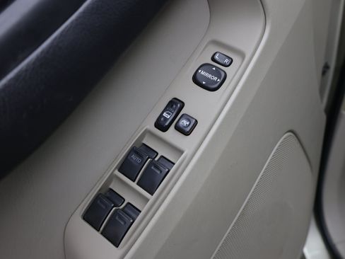 Used 2005 Toyota 4Runner SR5 RWD image 12