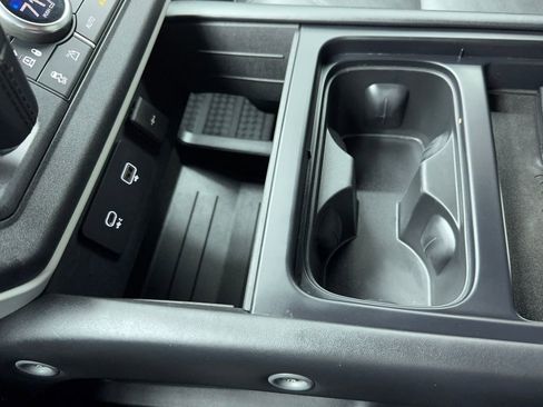 Used 2024 Land Rover Defender 110 S image 32