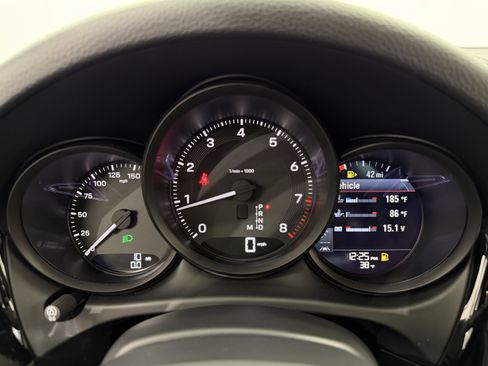 New 2026 Porsche Macan image 50