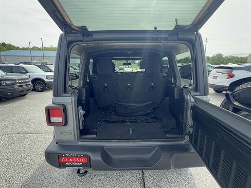 Used 2022 Jeep Wrangler Unlimited Sport AWD/4WD image 5