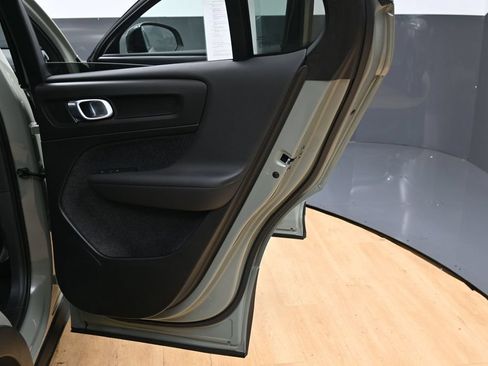 Used 2023 Volvo C40 P8 Recharge Ultimate AWD/4WD image 9