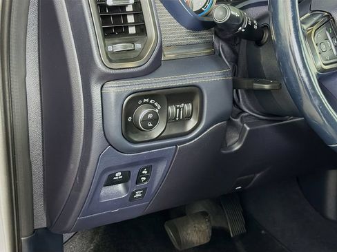 Used 2019 RAM 1500 Limited AWD/4WD image 11