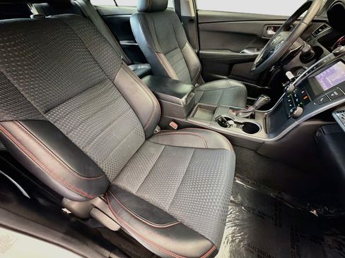 Used 2015 Toyota Camry SE FWD image 15