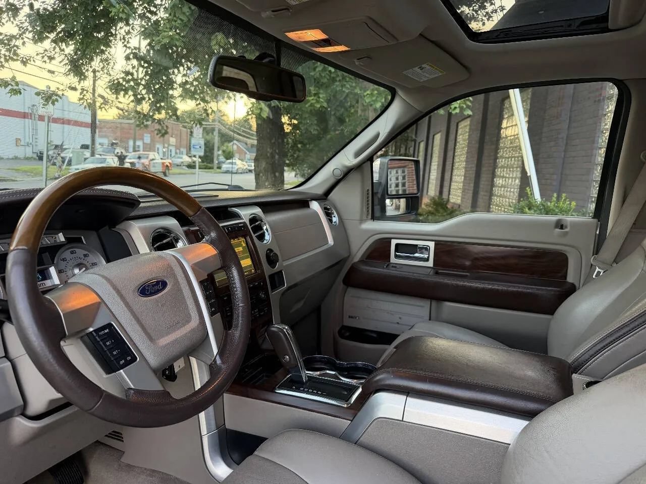 Used 2010 Ford F150 Platinum AWD/4WD image 25