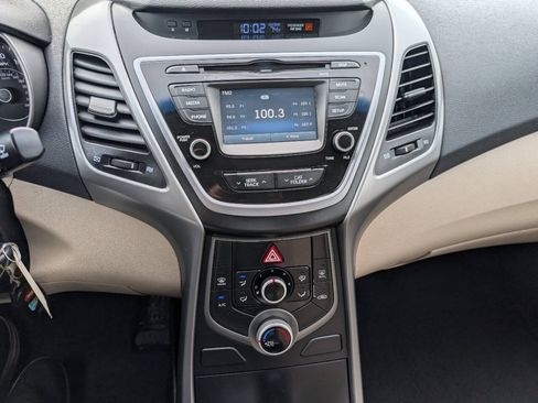 Used 2015 Hyundai Elantra SE w/ Option Group 02 FWD image 14