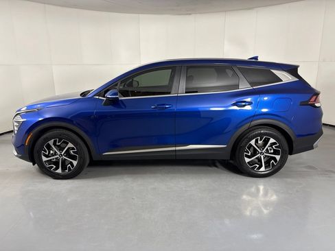 Used 2025 Kia Sportage EX FWD image 5