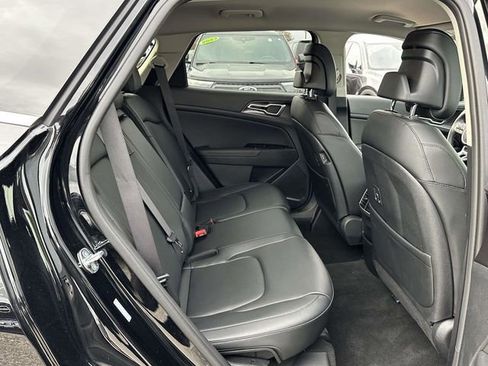 Used 2025 Kia Sportage EX image 21