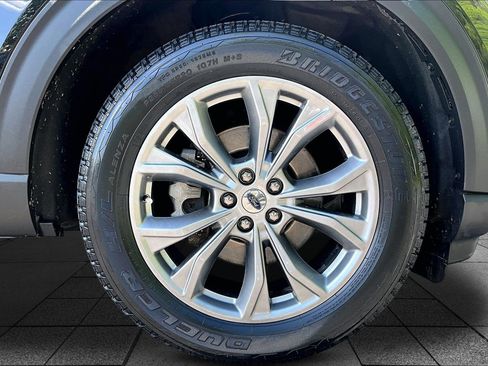 Certified 2023 Ford Explorer Limited w/ Limited Technology Package AWD/4WD image 8
