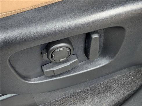 Used 2023 Land Rover Discovery HSE R-Dynamic image 25