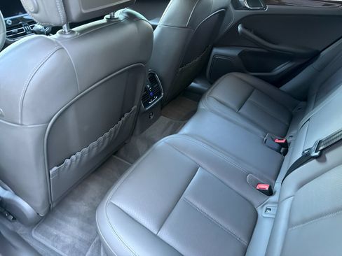 Certified 2023 Porsche Macan S AWD/4WD image 14
