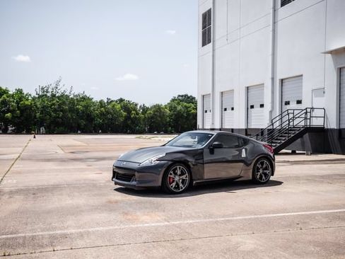Used 2010 Nissan 370Z Touring w/ Sport Pkg RWD image 37