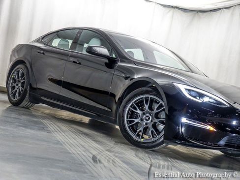 Used 2022 Tesla Model S Plaid image 4