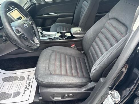 Used 2016 Ford Fusion SE FWD image 8