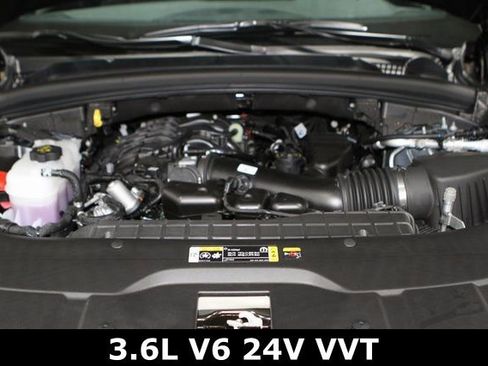 New 2025 Jeep Grand Cherokee Limited image 3