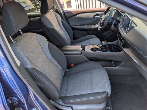 Used 2022 Nissan Rogue SV FWD image 8