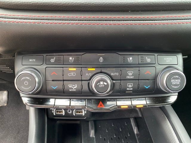 Used 2025 Dodge Durango R/T AWD/4WD image 29
