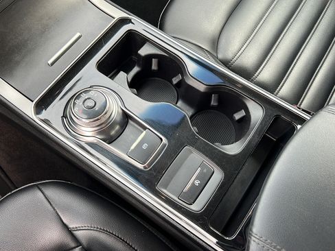 Used 2019 Ford Edge SEL w/ Equipment Group 201A AWD/4WD image 16