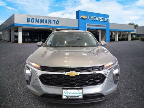 New 2026 Chevrolet Trax LS w/ LS Convenience Package FWD image 5