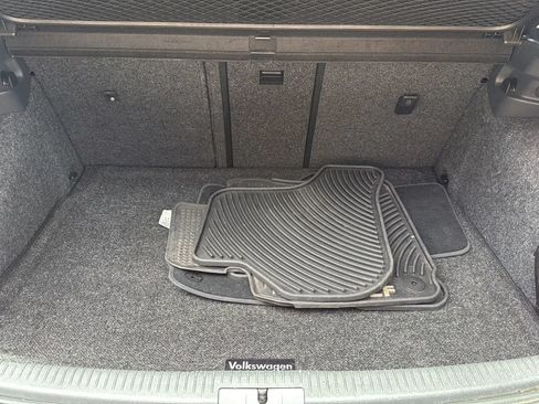 Used 2013 Volkswagen Golf 4-Door FWD image 11