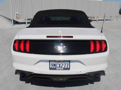 Used 2022 Ford Mustang Premium RWD image 4