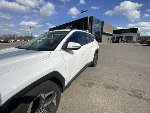 Used 2023 Hyundai Tucson SEL w/ Convenience Package image 2