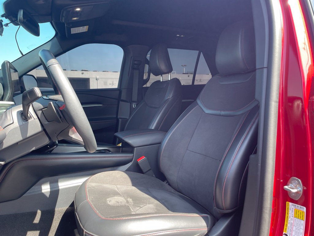 Used 2025 Ford Explorer ST w/ Sun And Sound Package AWD/4WD image 7