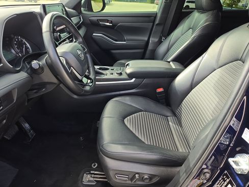 Used 2022 Toyota Highlander XSE AWD/4WD image 15