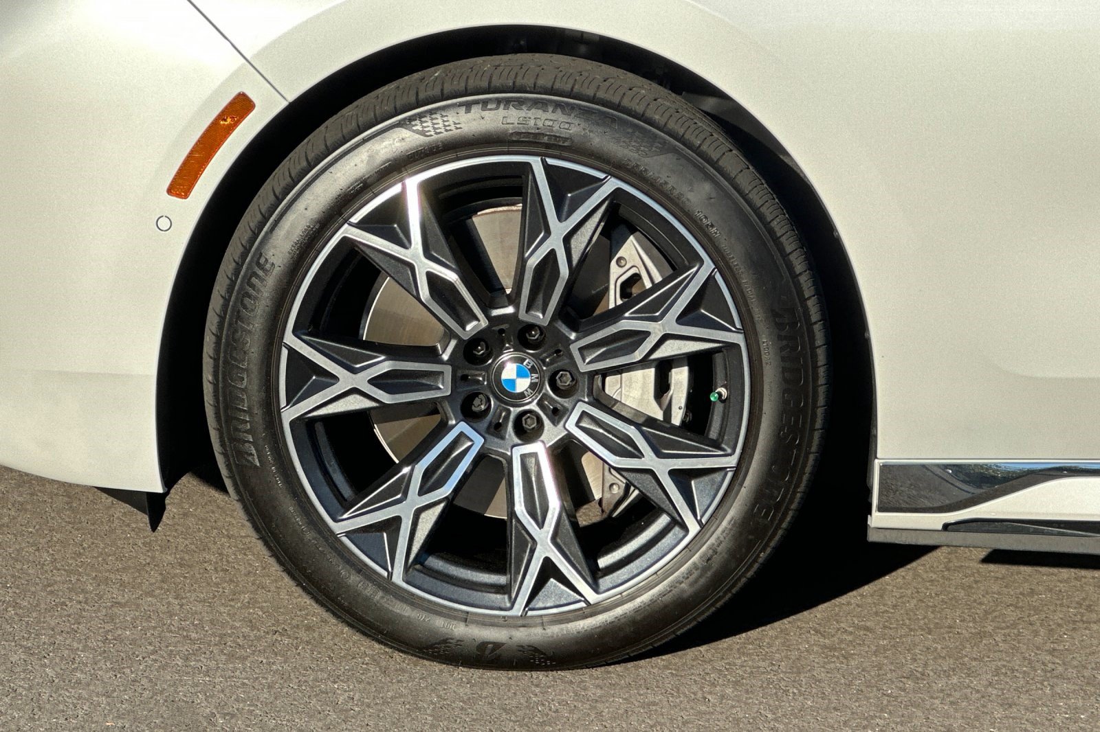 Used 2026 BMW i7 eDrive50 RWD image 38