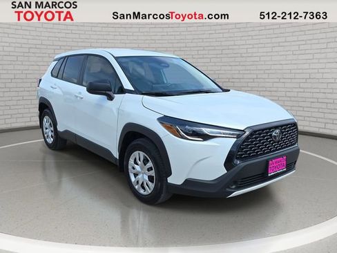 Used 2025 Toyota Corolla Cross L FWD image 3